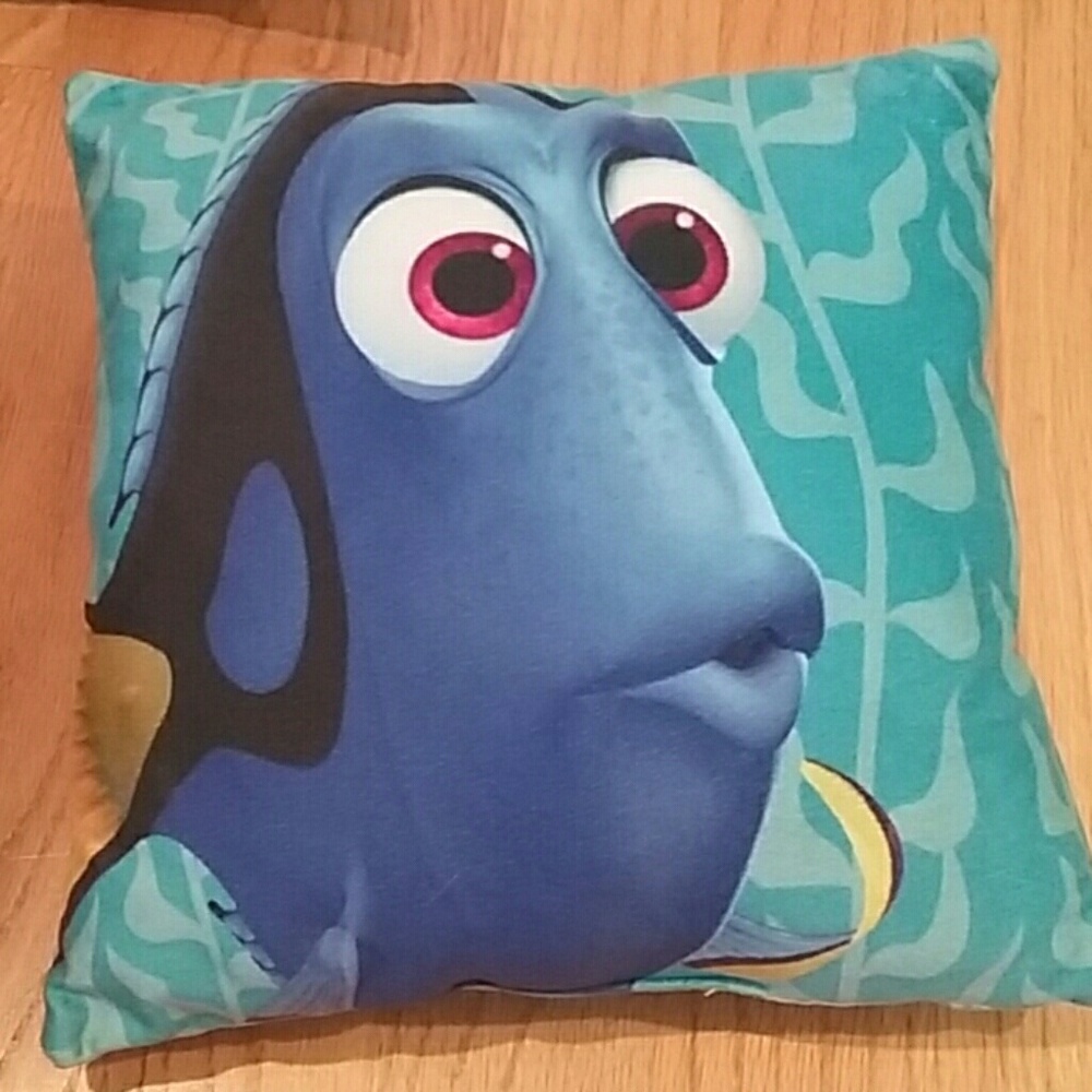 Dori pillow❤5 for $10❤